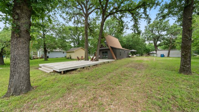 1519 Cherokee Trace, Tool, TX 75143