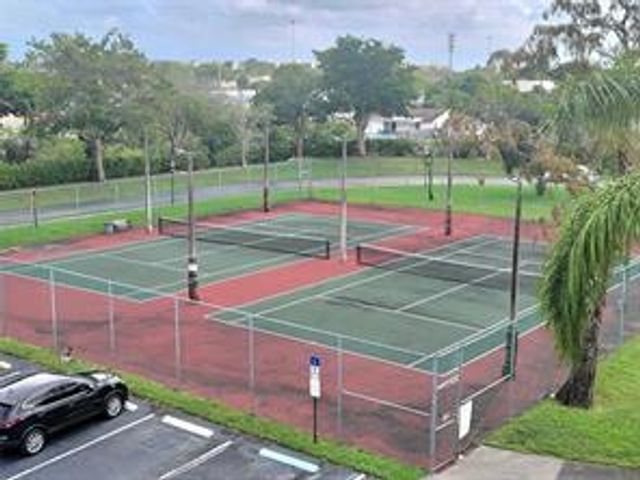 7900 NW 50th Street 304, Lauderhill, FL 33351