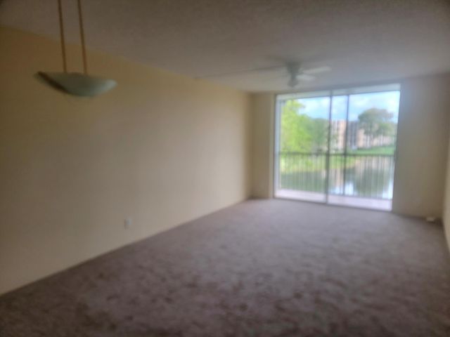 7900 NW 50th Street 304, Lauderhill, FL 33351