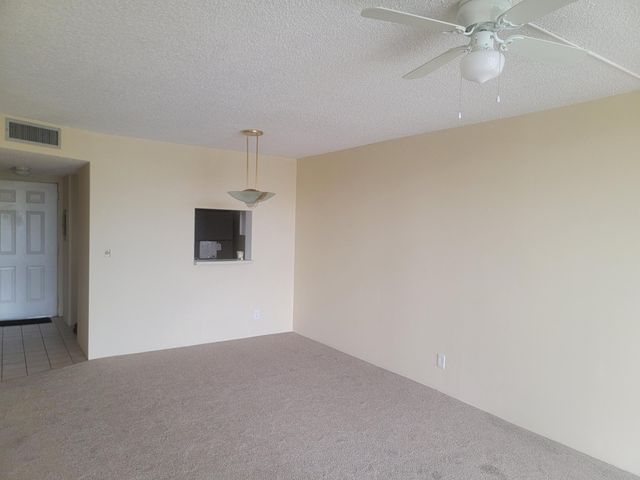 7900 NW 50th Street 304, Lauderhill, FL 33351