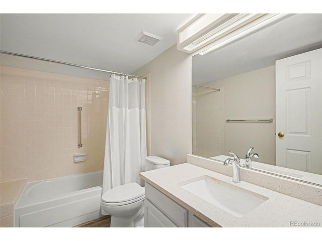 13901 E Marina Dr 211, Aurora, CO 80014