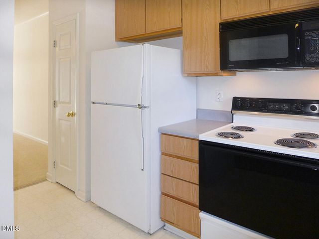 101 Rock Haven Road C301, Carrboro, NC 27510