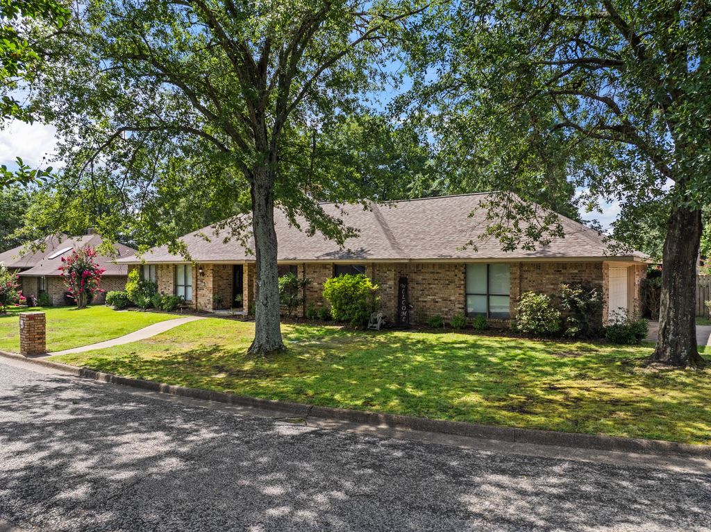 1801 Fairway, Mt Pleasant, TX 75455