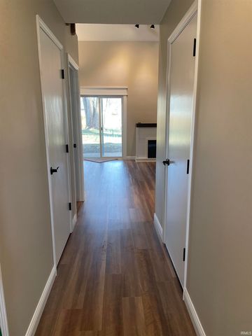 5902 Lisa Lane, Newburgh, IN 47630