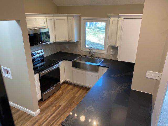 5902 Lisa Lane, Newburgh, IN 47630