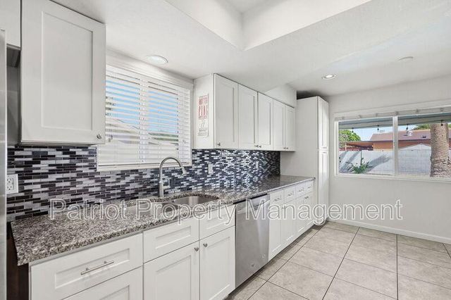 2150 W Eugie Avenue, Phoenix, AZ 85029