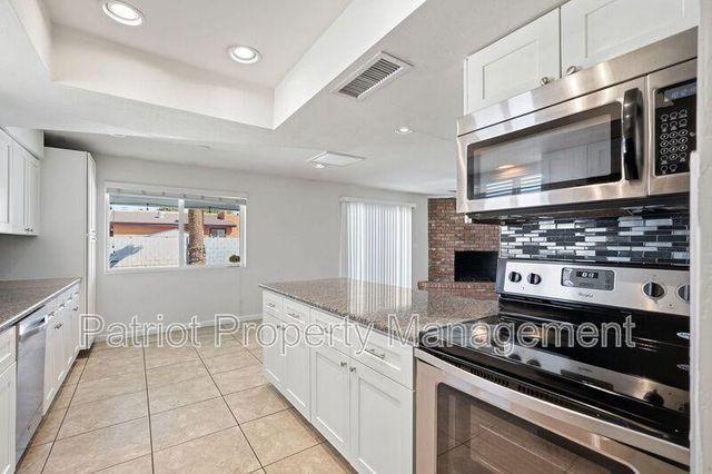 2150 W Eugie Avenue, Phoenix, AZ 85029