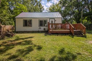 712 S Lagrave Street, Paw Paw Vllg, MI 49079