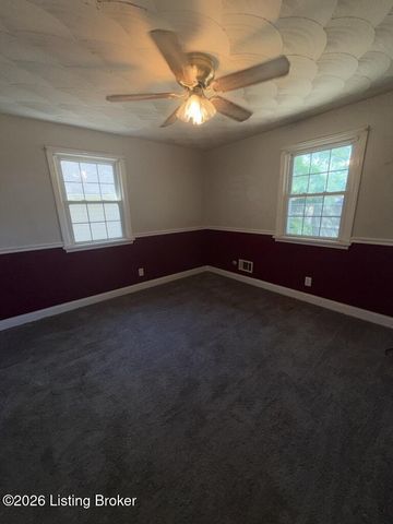 5605 Mockernut Ln, Louisville, KY 40258