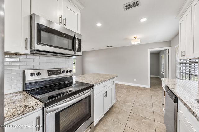 290 Brescia Street NE, Palm Bay, FL 32907