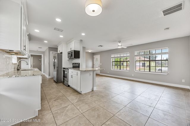 290 Brescia Street NE, Palm Bay, FL 32907