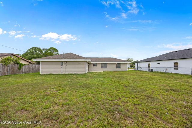 290 Brescia Street NE, Palm Bay, FL 32907
