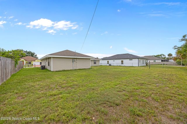 290 Brescia Street NE, Palm Bay, FL 32907