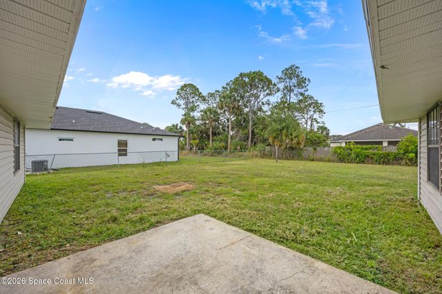 290 Brescia Street NE, Palm Bay, FL 32907