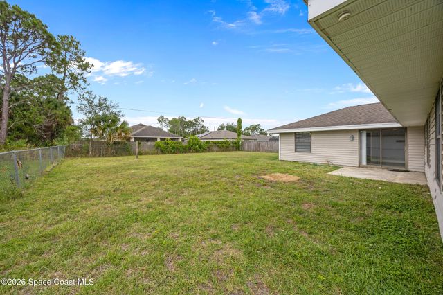 290 Brescia Street NE, Palm Bay, FL 32907
