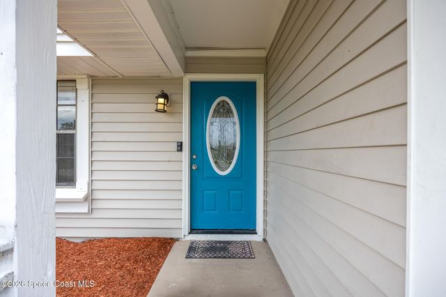 290 Brescia Street NE, Palm Bay, FL 32907