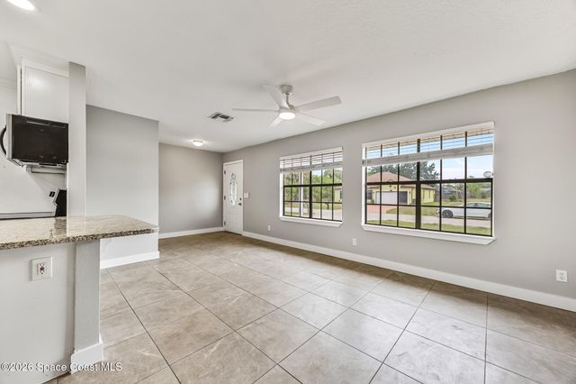 290 Brescia Street NE, Palm Bay, FL 32907