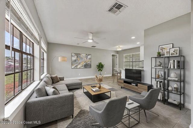 290 Brescia Street NE, Palm Bay, FL 32907