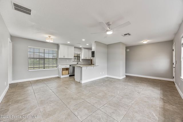 290 Brescia Street NE, Palm Bay, FL 32907