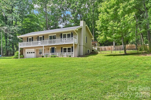 11 Greenwood Acres Drive, Mills River, NC 28759