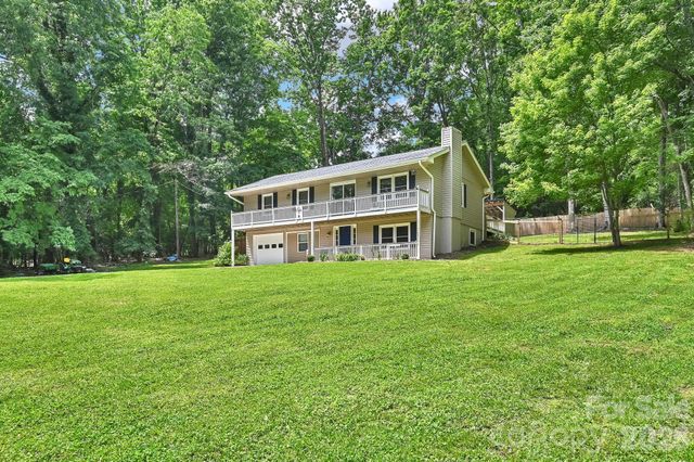 11 Greenwood Acres Drive, Mills River, NC 28759