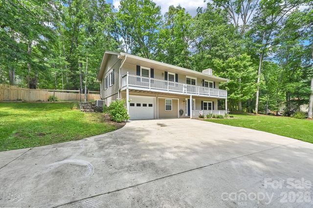 11 Greenwood Acres Drive, Mills River, NC 28759