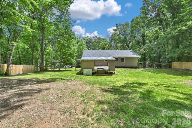 11 Greenwood Acres Drive, Mills River, NC 28759