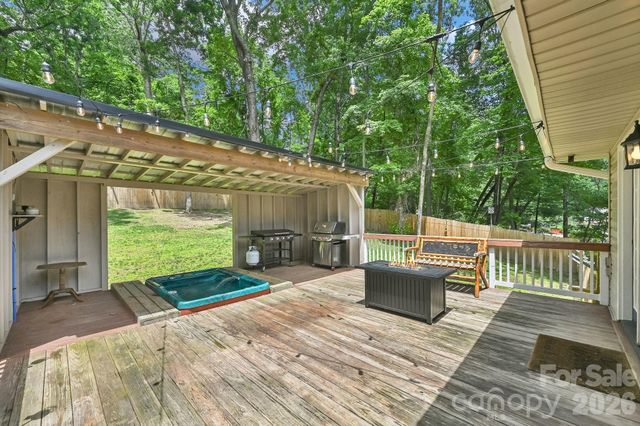 11 Greenwood Acres Drive, Mills River, NC 28759