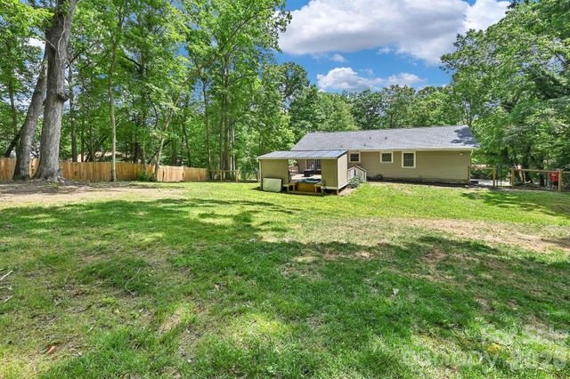 11 Greenwood Acres Drive, Mills River, NC 28759