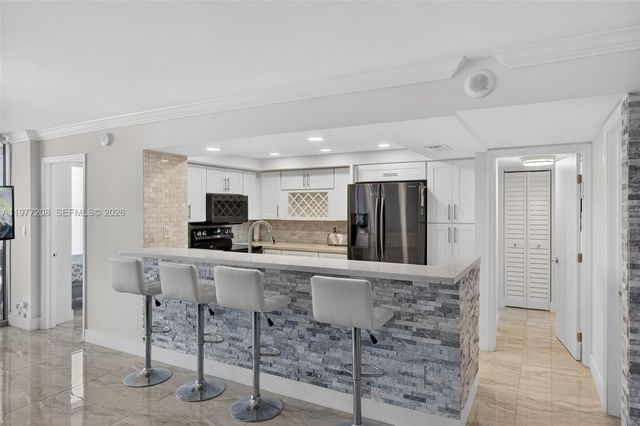 2655 Collins Ave 1407, Miami Beach, FL 33140