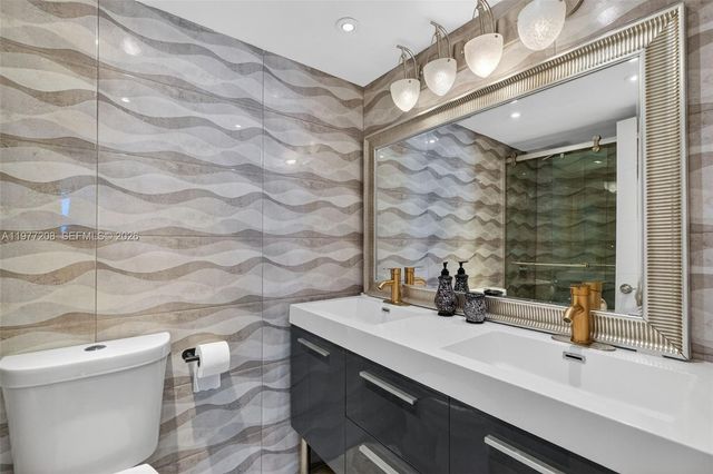 2655 Collins Ave 1407, Miami Beach, FL 33140