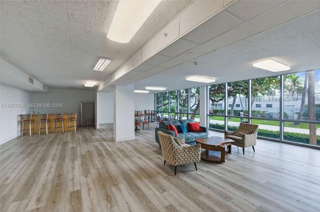 2655 Collins Ave 1407, Miami Beach, FL 33140