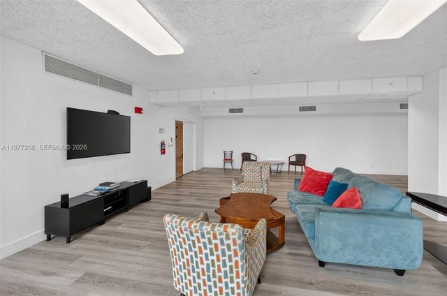 2655 Collins Ave 1407, Miami Beach, FL 33140