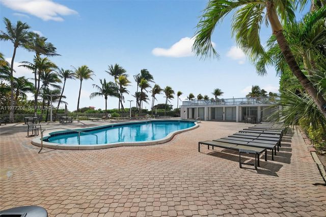 2655 Collins Ave 1407, Miami Beach, FL 33140