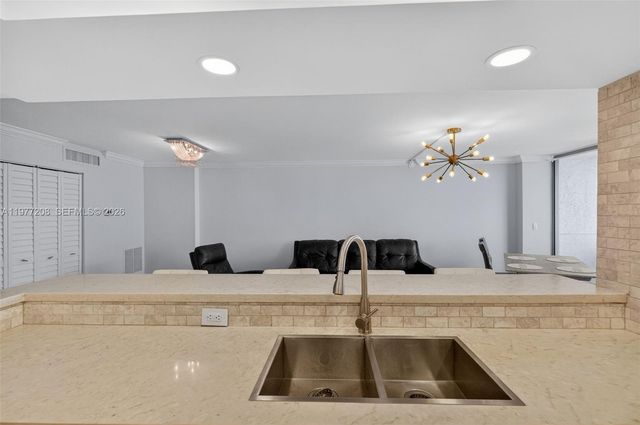 2655 Collins Ave 1407, Miami Beach, FL 33140