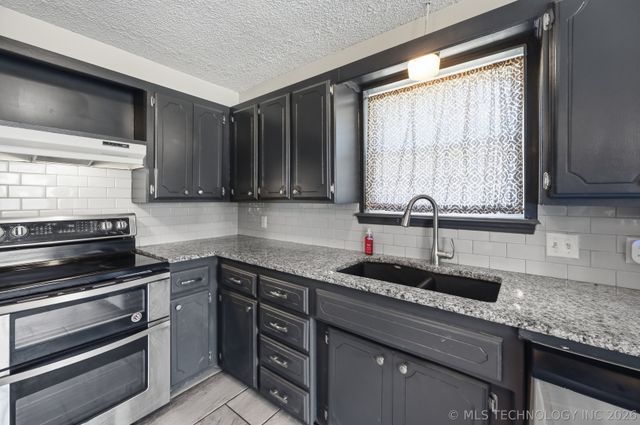 1016 E 13th Street, Claremore, OK 74017