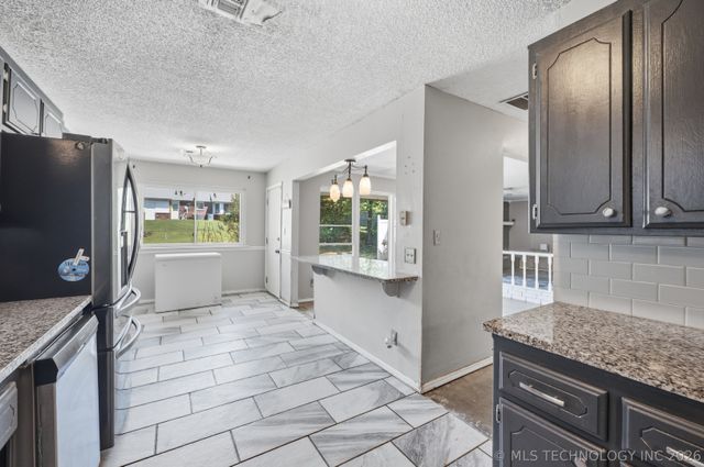 1016 E 13th Street, Claremore, OK 74017