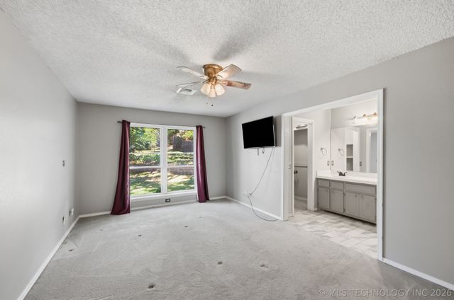 1016 E 13th Street, Claremore, OK 74017