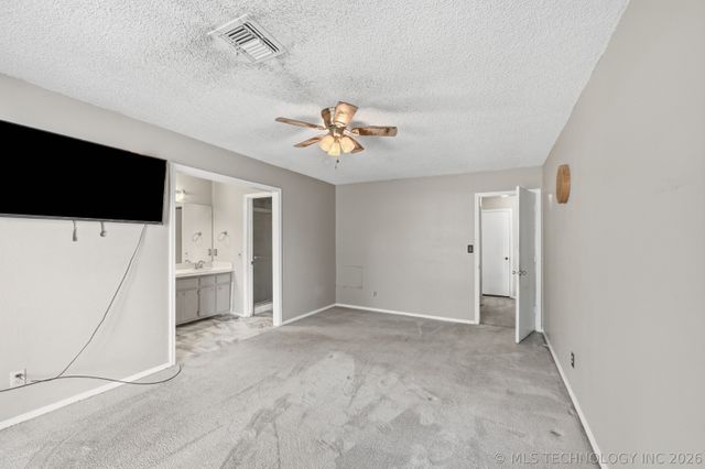 1016 E 13th Street, Claremore, OK 74017