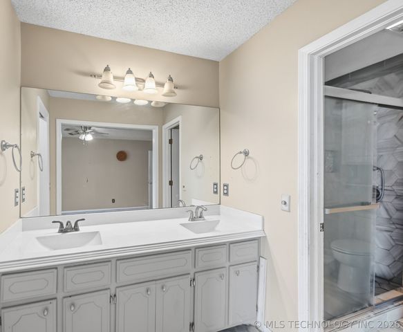 1016 E 13th Street, Claremore, OK 74017