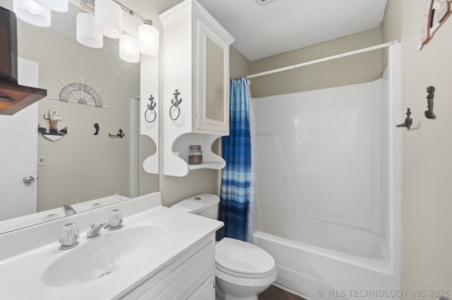 1016 E 13th Street, Claremore, OK 74017