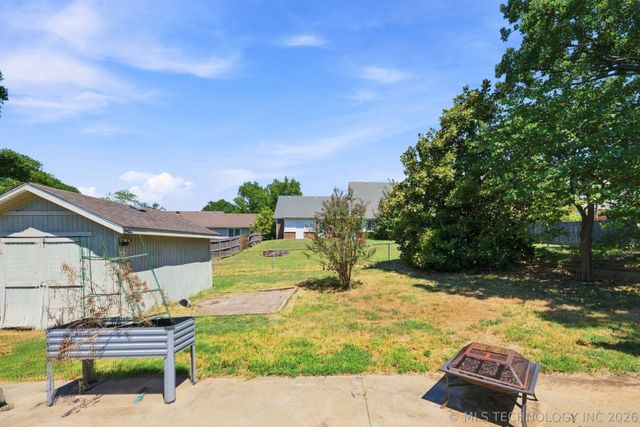 1016 E 13th Street, Claremore, OK 74017