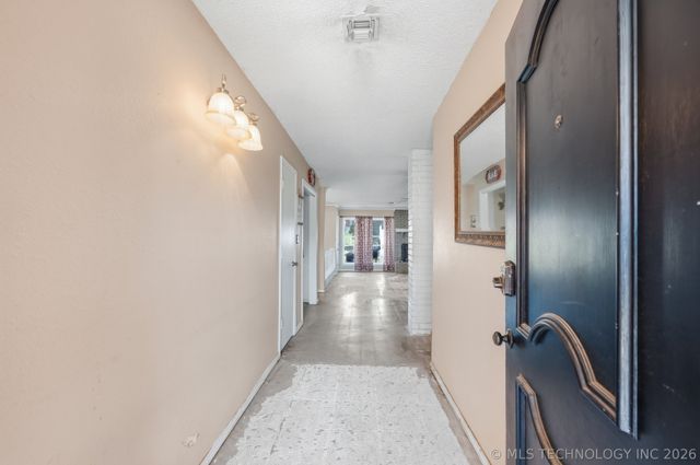 1016 E 13th Street, Claremore, OK 74017
