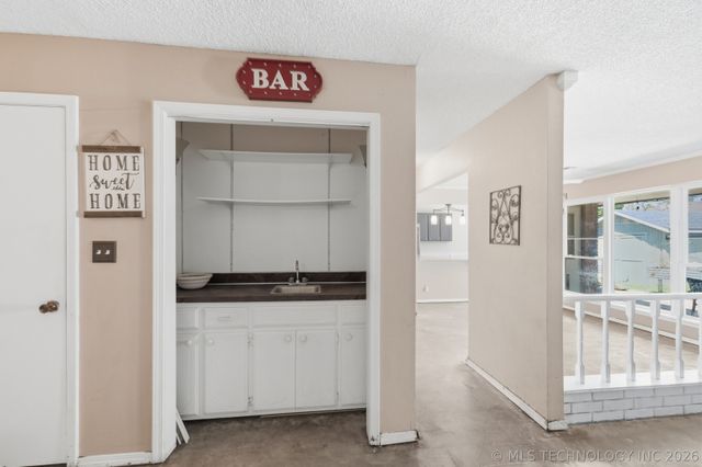 1016 E 13th Street, Claremore, OK 74017