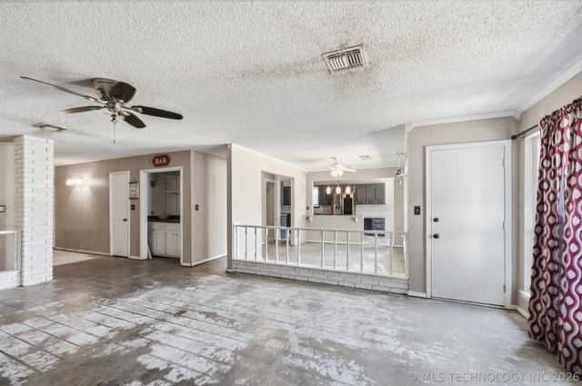 1016 E 13th Street, Claremore, OK 74017