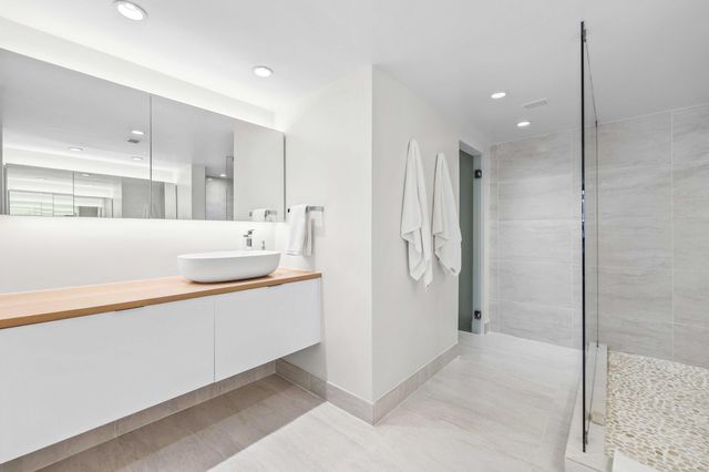 2784 S Ocean Boulevard 203N, Palm Beach, FL 33480