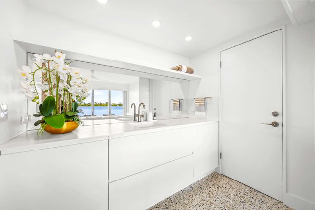 2784 S Ocean Boulevard 203N, Palm Beach, FL 33480