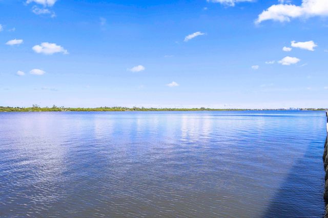 2784 S Ocean Boulevard 203N, Palm Beach, FL 33480
