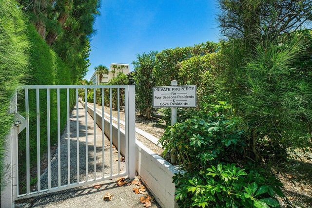 2784 S Ocean Boulevard 203N, Palm Beach, FL 33480