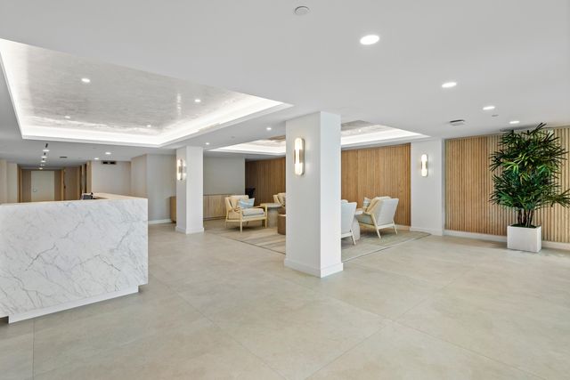 2784 S Ocean Boulevard 203N, Palm Beach, FL 33480